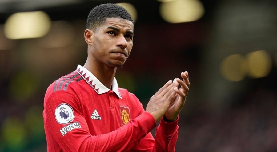 Manchester United'a 2 yıldızından kötü haber!