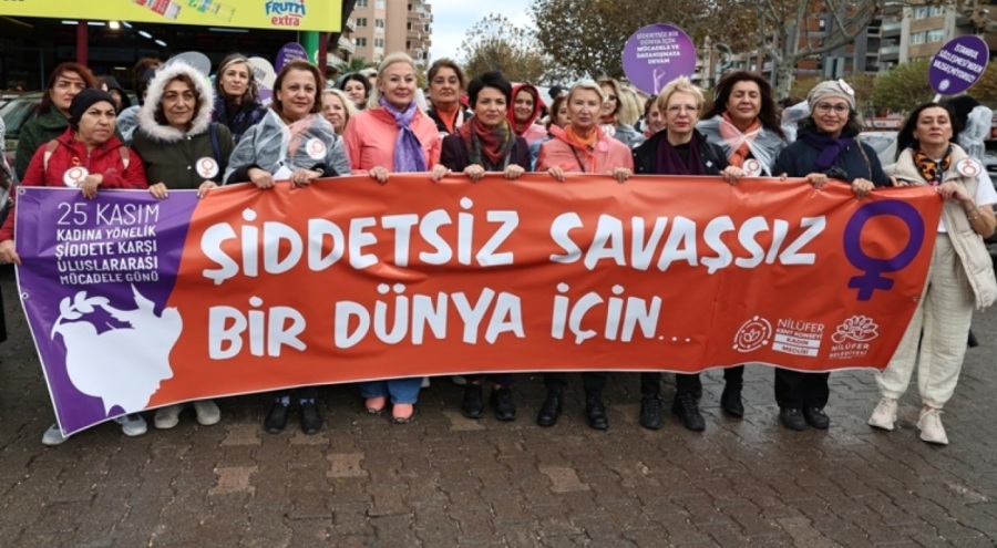 Bursa'da kadınlar şiddete karşı seslerini yükseltti