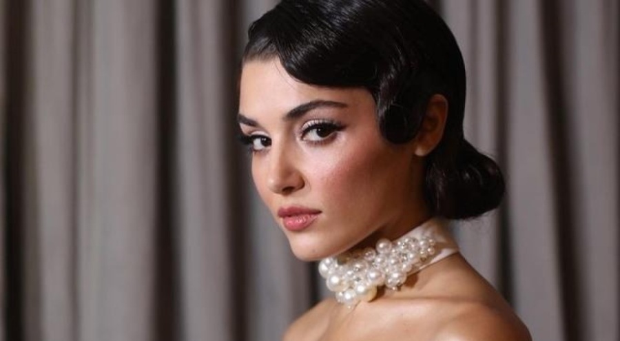 Hande Erçel yeni yaşını kostüm temalı partiyle kutladı