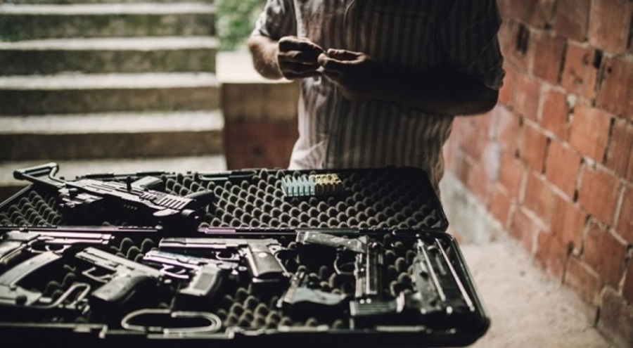 Silah ticaretine 2 şüpheliye gözaltı