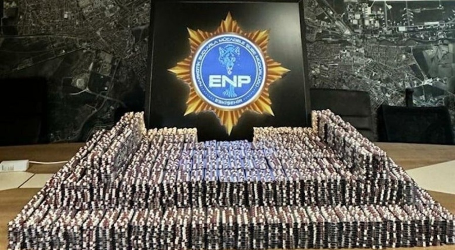 On binlerce uyuşturucu hap yakalandı