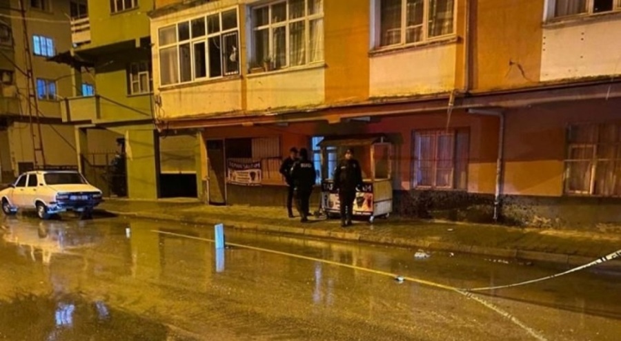 Kavgayı izleyen genci "Ne bakıyorsun?" diyerek silahla vurdular