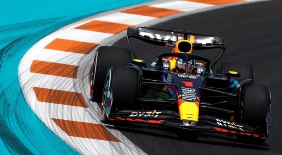 Formula 1'de sezonun son yarışında Verstappen galip oldu