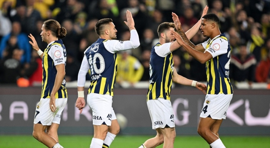 İsmail Kartal yönetimindeki Fenerbahçe'de bu sezon bir ilk yaşandı!