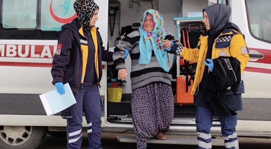 Bursa'da banyodan çıkan şoke etti! Elini ısırdı