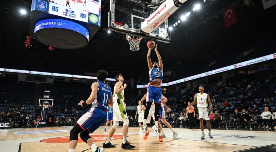 Anadolu Efes, Manisa BŞB karşısında galip!