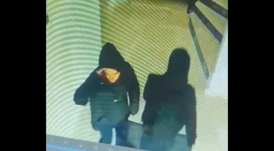 Bursa'da bu da oldu! Aile görünümlü hırsızlar kamerada