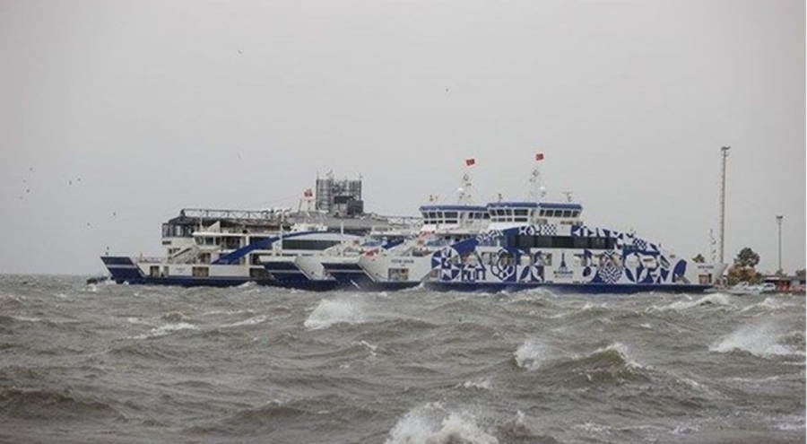 İzmir'de deniz ulaşımına ara verildi