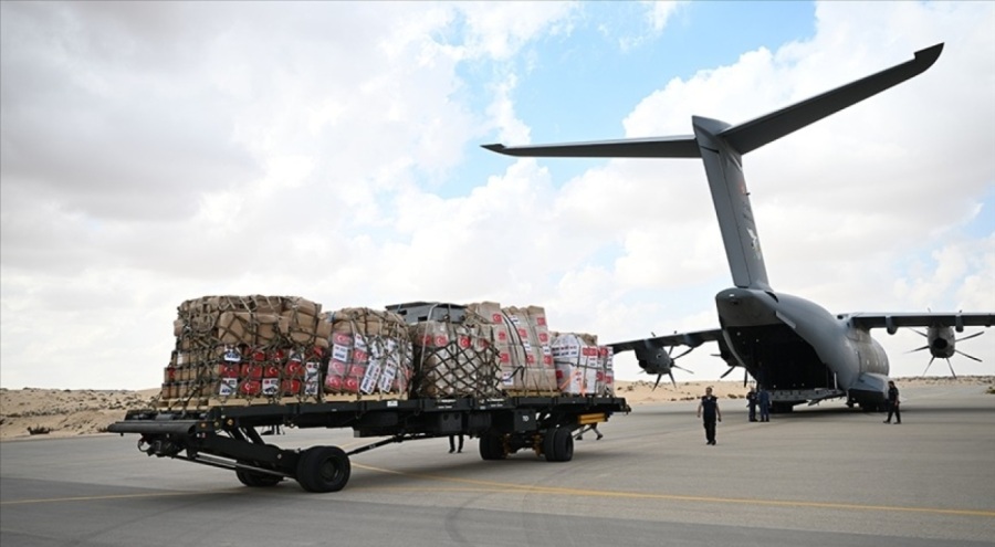 Gazze'ye yardım taşıyan uçak havalandı