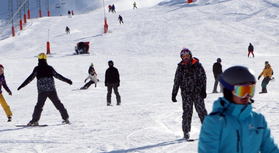 Palandöken ve Konaklı'da kayak sezonu açıldı