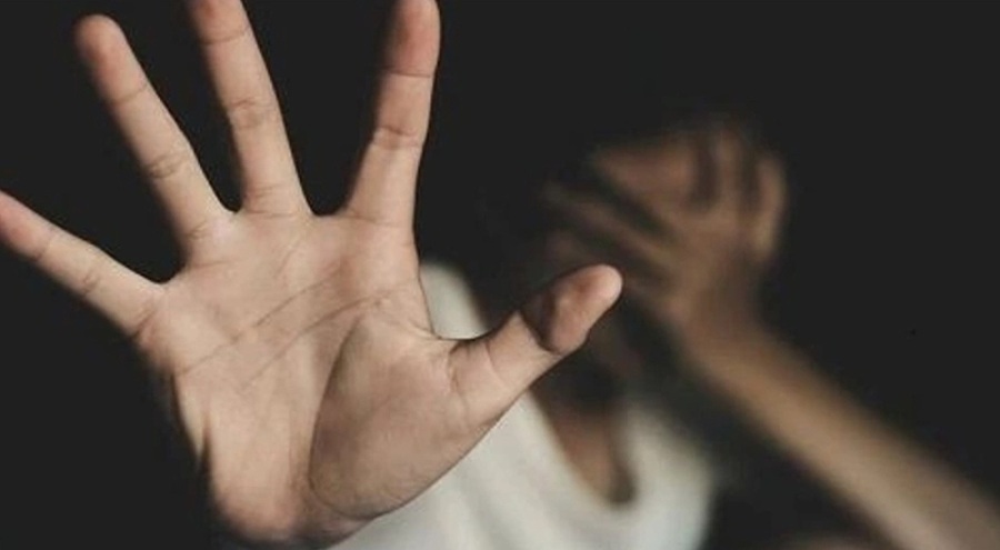 Cinsel istismarına uğradığını ileri sürdüğü yakınını öldüren kadın: Kızımı korudum