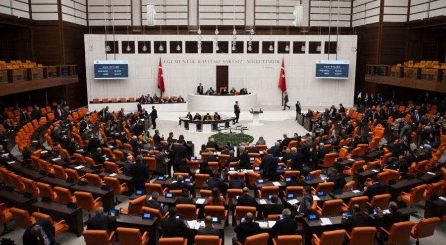 Libya tezkeresi Meclis'te kabul edildi