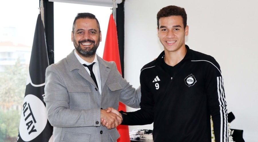 Altay genç yıldızıyla profesyonel sözleşme yaptı