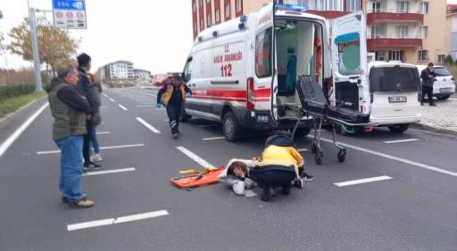 Arabanın çarptığı iki kardeş yaralandı