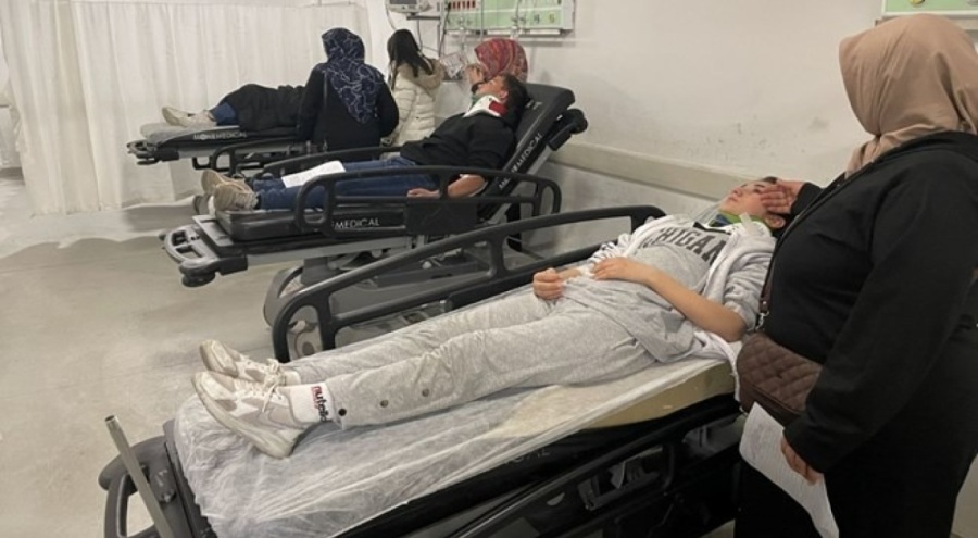 Öğrenci servisi ile kamyonet çarpıştı! Çok sayıda yaralı