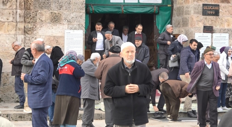 Bursa Ulu Cami'de Filistin halkı için dua edildi