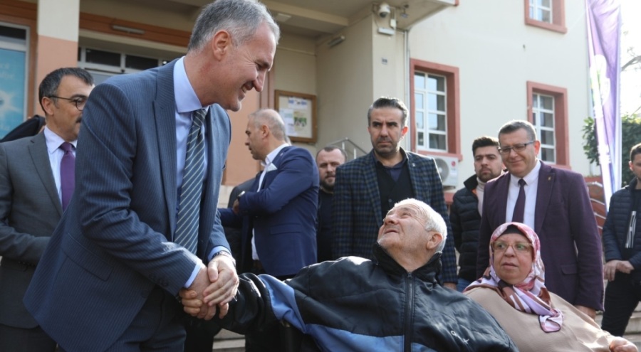 Bursa İnegöl'de 11 engelli vatandaşa akülü araç desteği