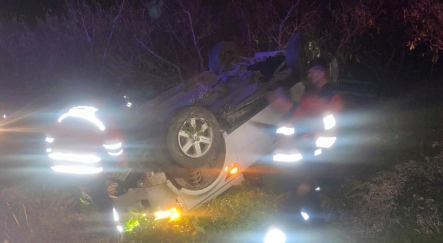 Otomobil, ters döndü: 1 ölü, 3 yaralı