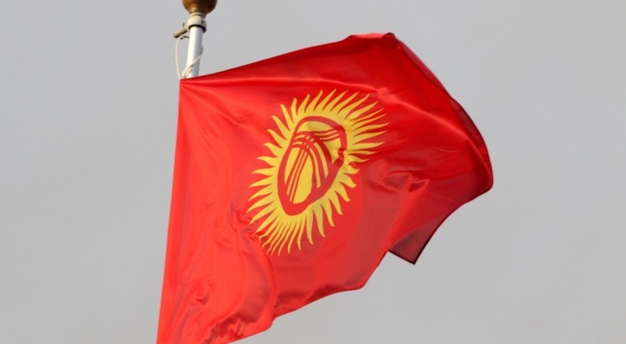 Kırgızistan bayrağını değiştiriyor