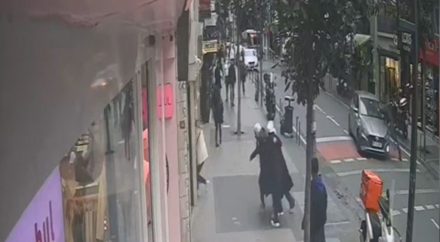 Borçlusunun kaputunda 30 metre gitti