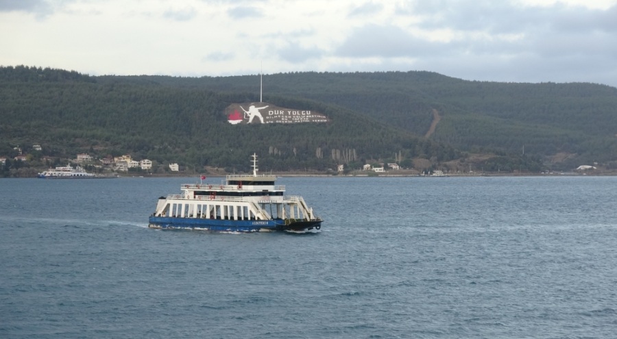 Bozcaada ve Gökçeada'ya yarınki tüm feribot seferlerine iptal edildi