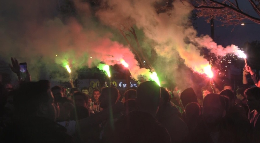 Bursaspor taraftarından yönetime: tepki! "İstifanız Bursaspor'un önündeki ilk engeli kaldıracak"