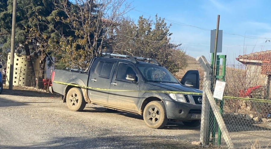 Başından vurulmuş halde kamyonetinde ölü bulundu