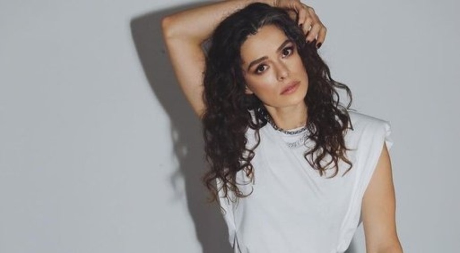 Özge Özpirinçci düğün tarzıyla dikkat çekti!