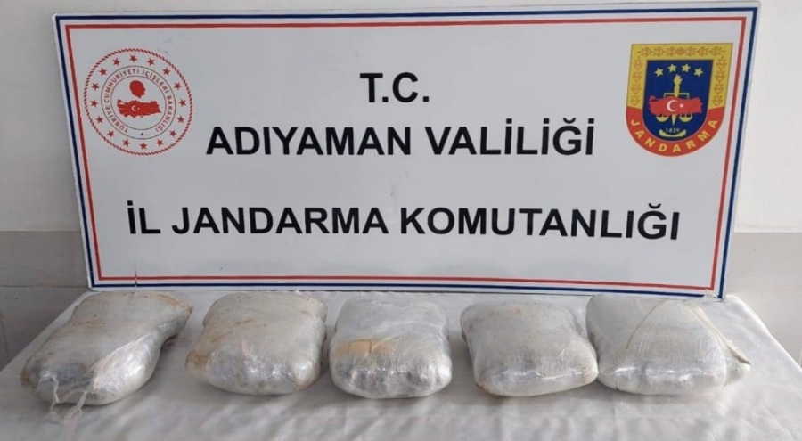 Otomobildeki 6 kilo esrara 1 gözaltı