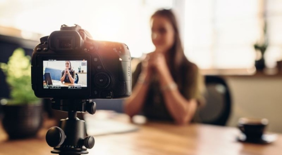 İnternetten para kazanmaya çalışan çocukta 'aşırılık' riski