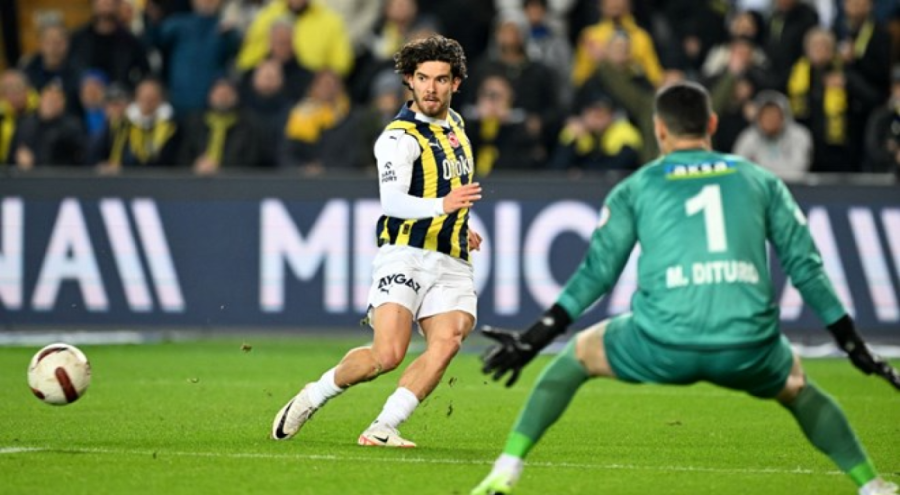 Fenerbahçe'de Ferdi Kadıoğlu'na bir Avrupa devi daha talip oldu