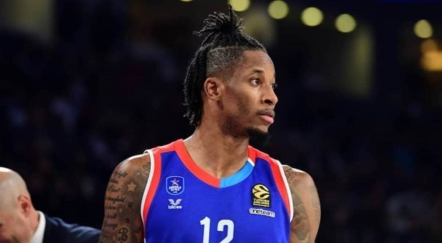 Anadolu Efes'e 2 isimden kötü haber!