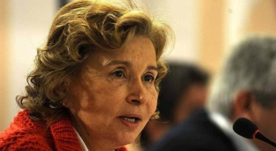 Gazeteci Nazlı Ilıcak yeniden cezaevine girdi