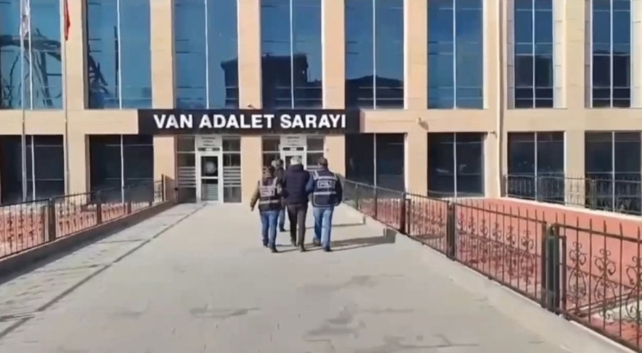 Van'da hakkında 42 yıl hapis cezası bulunan zanlı yakalandı