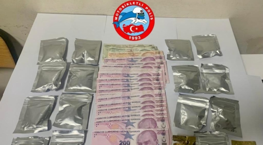 Aracında uyuşturucu bulunan zanlı tutuklandı