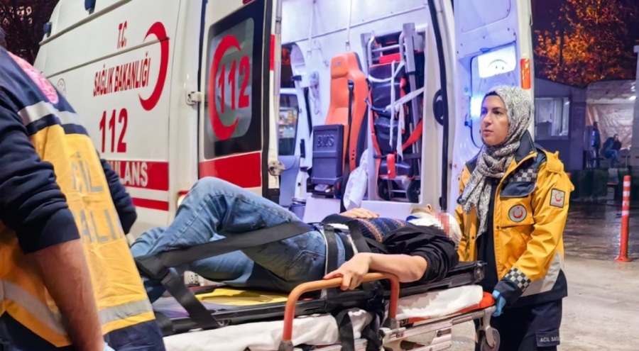 Bursa İnegöl'deki fabrikada işçi başına demir parçaları düştü