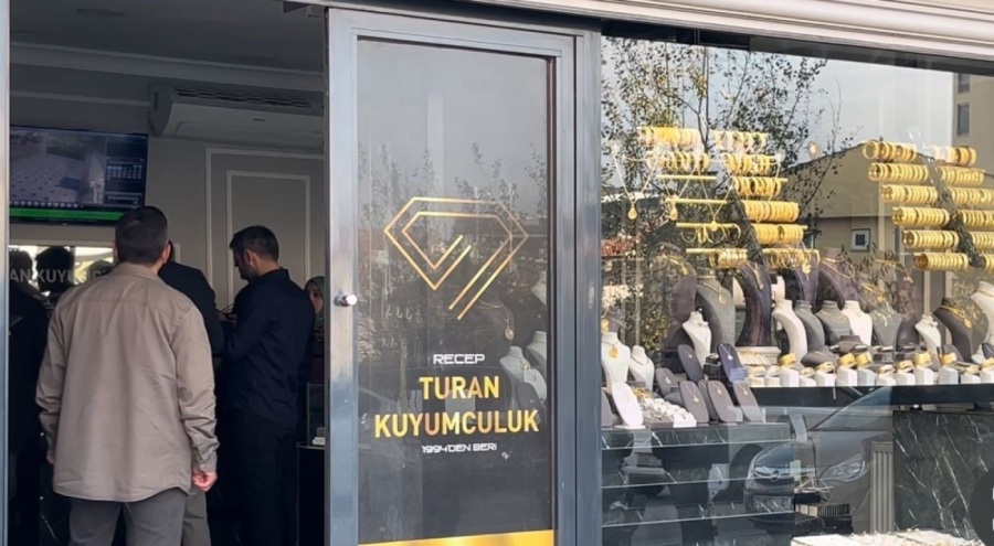 Bursa'da kar maskeli silahlı soygun!