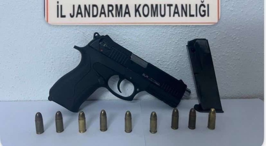 Jandarma uyuşturucu, silah ve elektronik sigara ele geçirdi