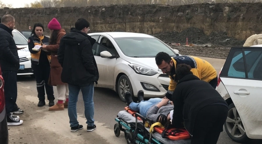 Edirne'de iki otomobilin çarpışması sonucu bir kişi yaralandı