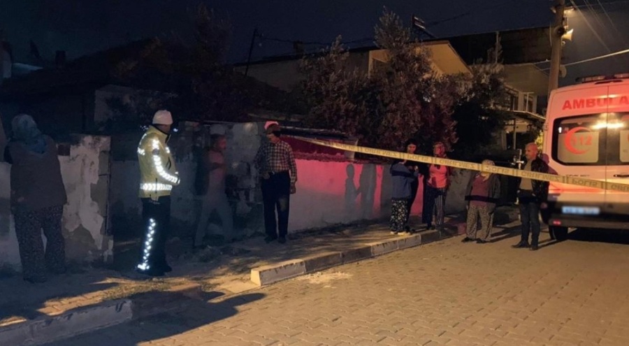 Evinin bahçesindeki sundurmayı tamir etmek isterken hayatını kaybetti