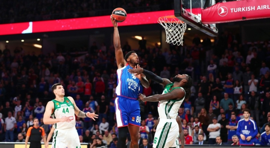 Anadolu Efes, Panathinaikos'u 71-68 yendi