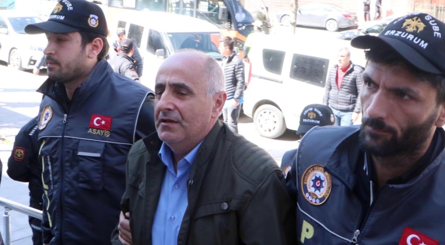 Para meselesinden arkadaşlarını öldüren sanıklara takdir indirimli ceza