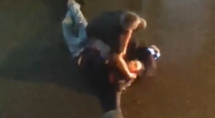 İstanbul'da arkadaşını boğazından bıçakladı