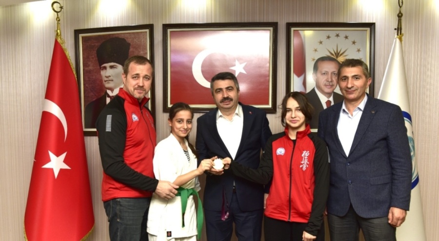 Başkan Oktay Yılmaz, şampiyonları ağırladı