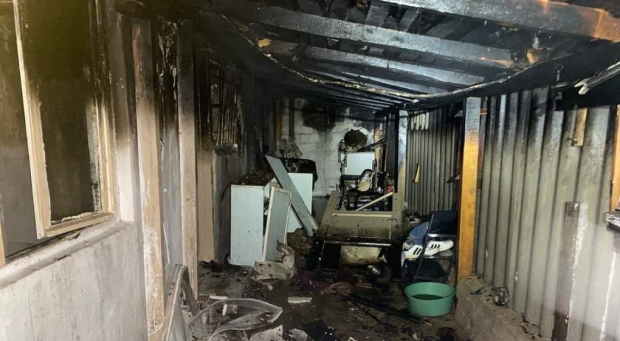 Tek katlı evde çıkan yangın korkuttu