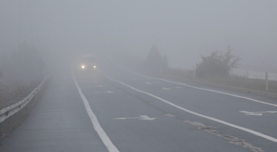 Kırklareli'nde yoğun sis, görüş mesafesini düşürdü