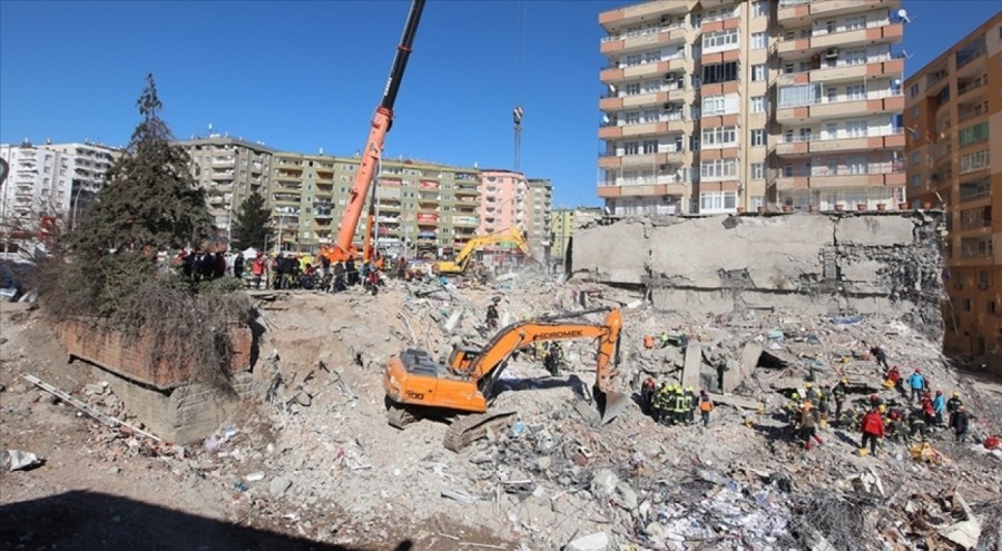 Diyarbakır'da yıkılan apartmanla ilgili dava açıldı