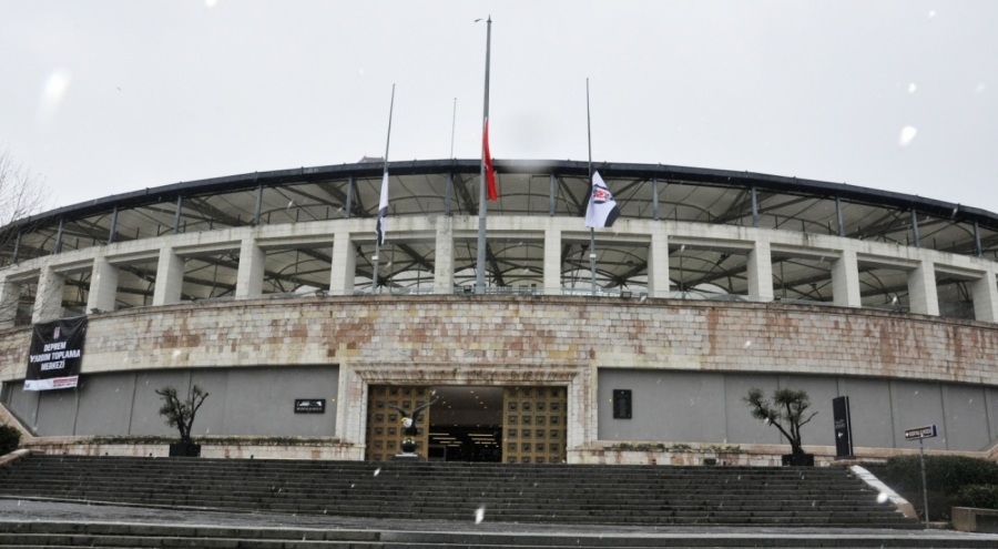 Beşiktaş, yeni stadında Fenerbahçe'ye yenilmedi