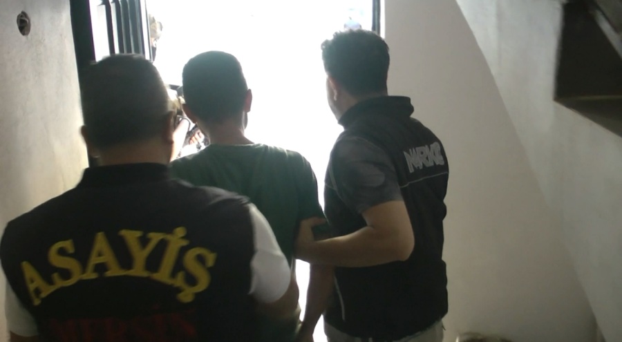 Uluslararası uyuşturucu ticareti yapan şüpheli, Mersin'de kıskıvrak yakalandı