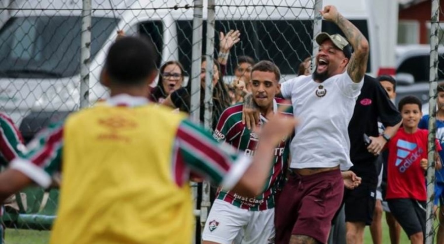 Felipe Melo, oğlu ile forma giyecek!